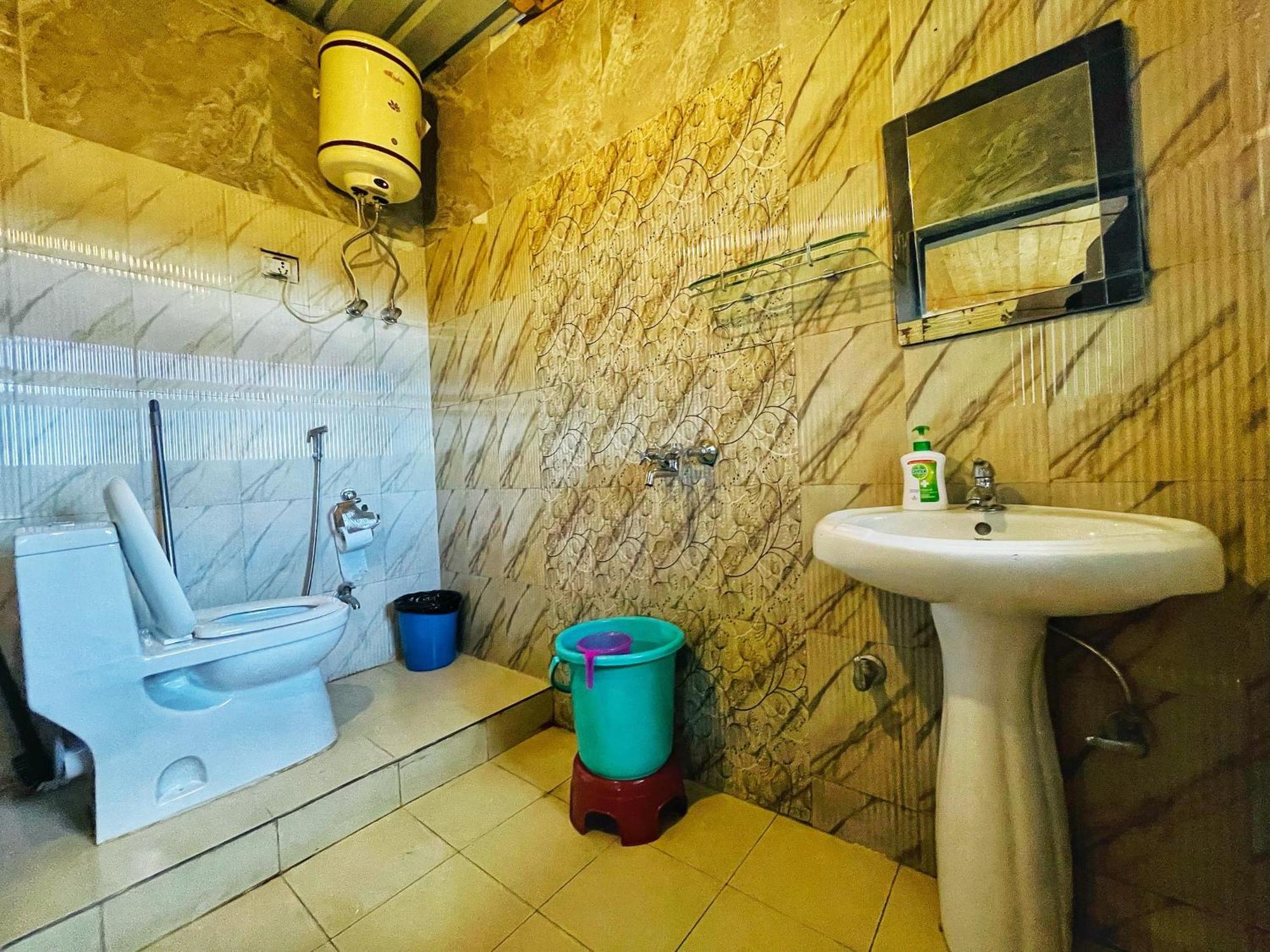 מוקטשוואר Lushtree Backpackers - Hostel & Cafe מראה חיצוני תמונה